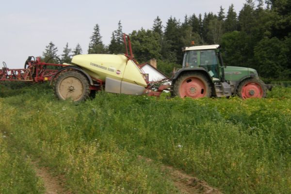 Postřikovač Hardi Comander 320 + Fendt 716